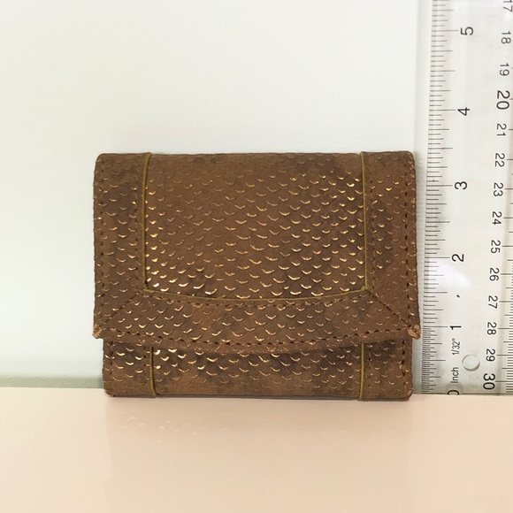 Snake-embossed and metallic trifold wallet - Picture 5 of 8